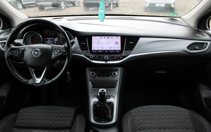 Opel Astra cena 31900 przebieg: 285000, rok produkcji 2016 z Płock małe 781